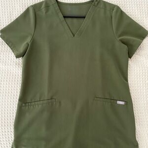 Figs Classic Green Short Sleeve V-Neck Top